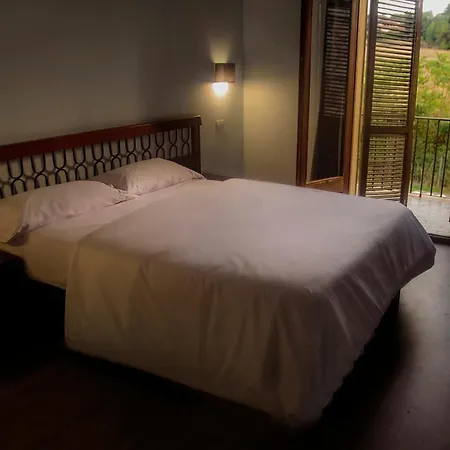 호텔 Hostal Darnius Darnius